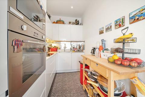 undefined, Alexandra Park Road, London N10