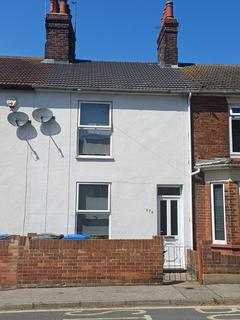 2 bedroom terraced house to rent, St. Peters Street, Lowestoft NR32