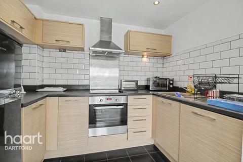 2 bedroom apartment for sale, Tanners Close, Dartford