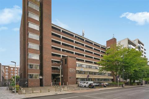 1 bedroom flat for sale, 125 Upper Richmond Road, Putney, London