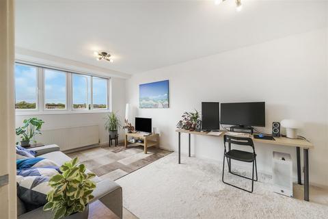 1 bedroom flat for sale, 125 Upper Richmond Road, Putney, London