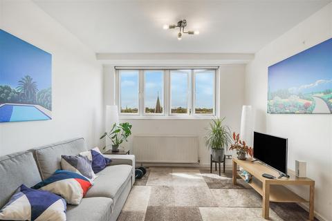 1 bedroom flat for sale, 125 Upper Richmond Road, Putney, London