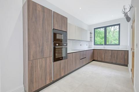 4 bedroom house for sale, Pino Way, Chingford
