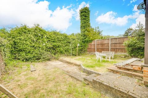 2 bedroom bungalow for sale, Emu Close, Heath And Reach