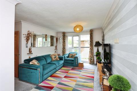 2 bedroom flat for sale, Stradbroke Walk, Sheffield
