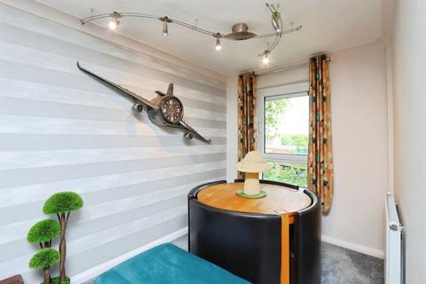 2 bedroom flat for sale, Stradbroke Walk, Sheffield