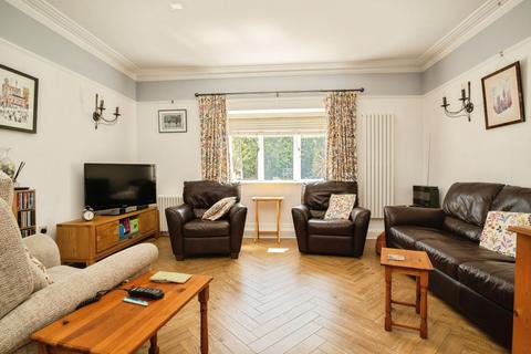 2 bedroom maisonette for sale, The Manor, Pontyclun CF72