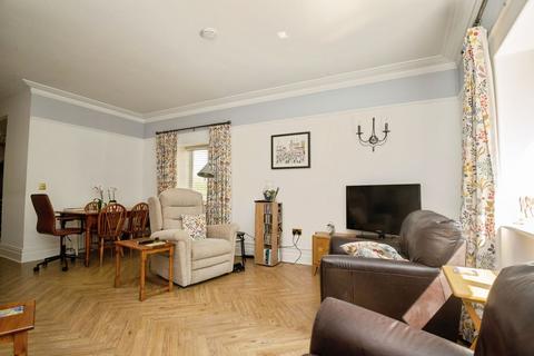 2 bedroom maisonette for sale, The Manor, Pontyclun CF72