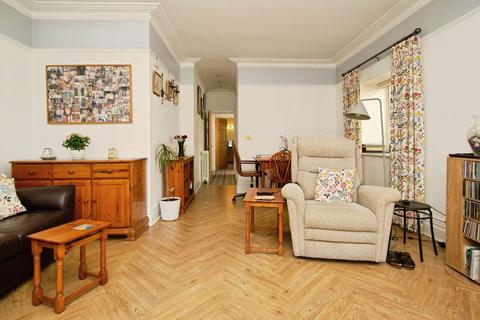 2 bedroom maisonette for sale, The Manor, Pontyclun CF72