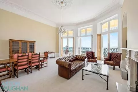 2 bedroom apartment for sale - View 2