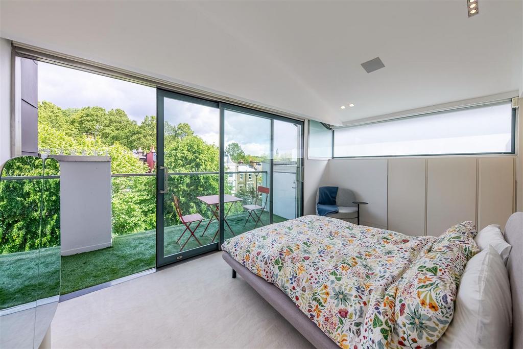 Master bedroom, balcony