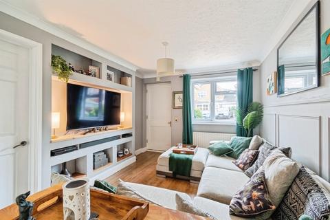 3 bedroom end of terrace house for sale, Wicks Drive, CHIPPENHAM