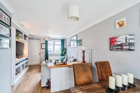 3 bedroom end of terrace house for sale, Wicks Drive, CHIPPENHAM
