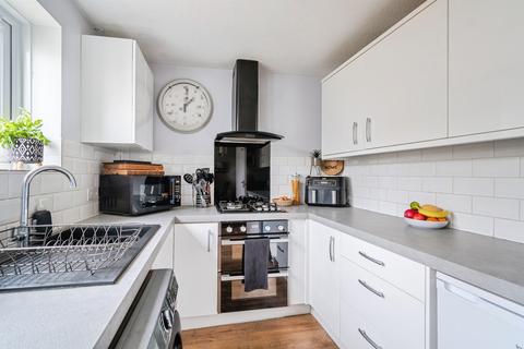 3 bedroom end of terrace house for sale, Wicks Drive, CHIPPENHAM