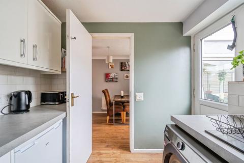 3 bedroom end of terrace house for sale, Wicks Drive, CHIPPENHAM