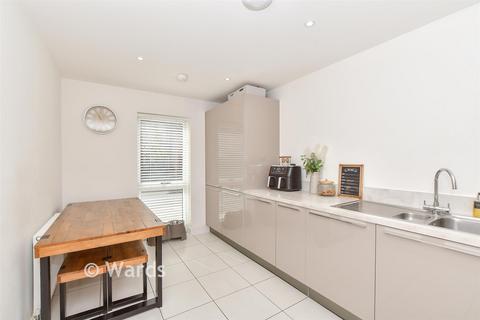 3 bedroom terraced house for sale, Conningbrook Avenue, Ashford TN24