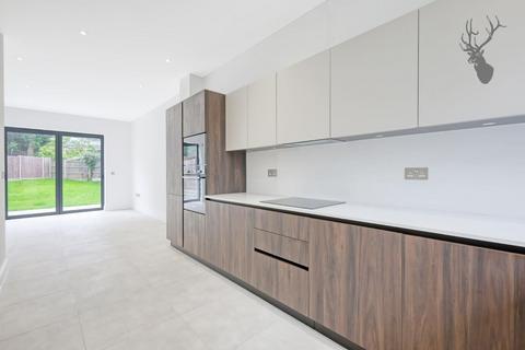4 bedroom house for sale, Pino Way, Chingford