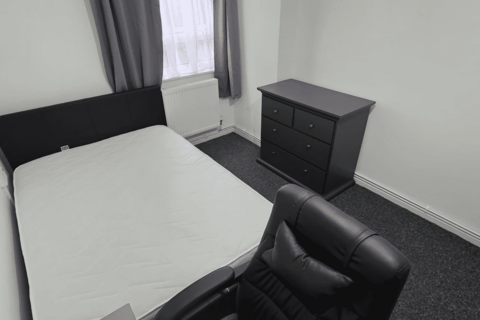 1 bedroom in a house share to rent, Spey Street, London, E14
