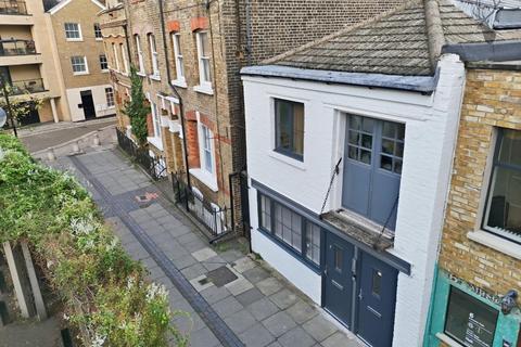 Sylvester Path, Hackney, E8