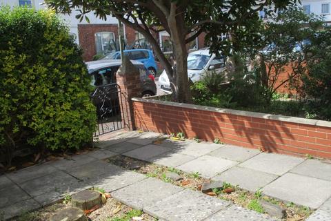 2 bedroom terraced house to rent, Rosebery Road, Exmouth