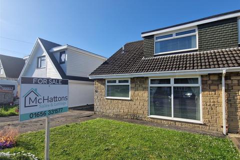 4 bedroom semi-detached bungalow for sale, Fulmar Road, Porthcawl CF36