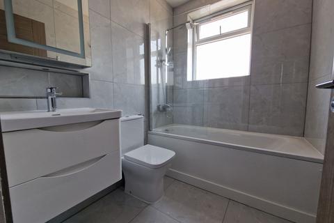 1 bedroom semi-detached house to rent, Flat , Woolfield House, Wash Lane, Bury