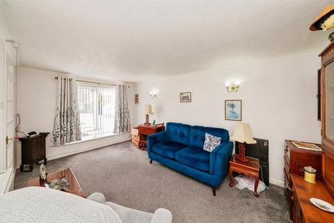 1 bedroom ground floor flat for sale, Redcroft, Greasby, Wirral