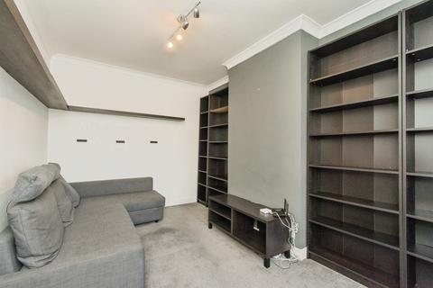3 bedroom terraced house for sale, Lower Oxford Street, Castleford
