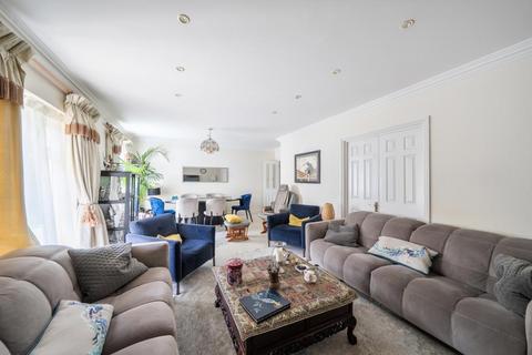 3 bedroom flat for sale, Haddon Court,  Hanbury Close,  NW4