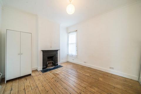 1 bedroom flat for sale, Grosvenor Road, London W7