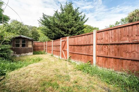 1 bedroom flat for sale, Grosvenor Road, London W7