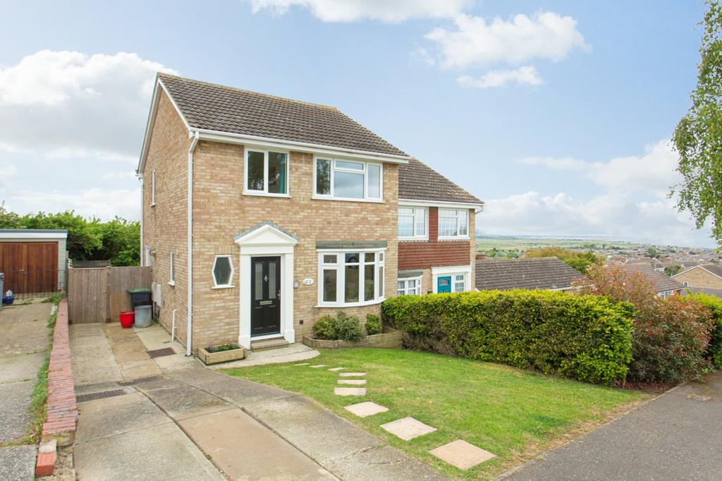 3 bedroom semi-detached house for sale