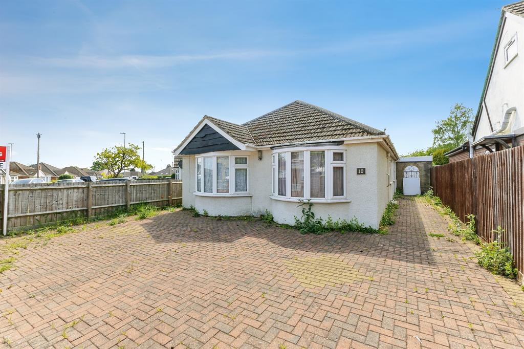 3 bedroom detached bungalow for sale