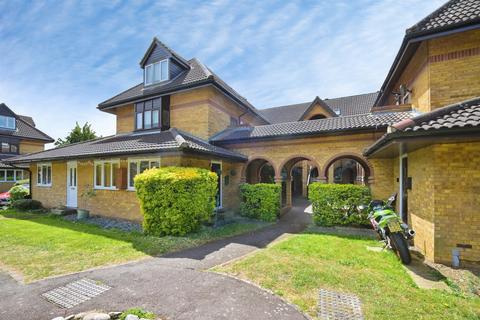 1 bedroom apartment for sale, Oliver Court, Chapmore End, Ware
