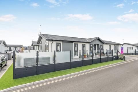 2 bedroom park home for sale, Canvey Island, Essex, SS8