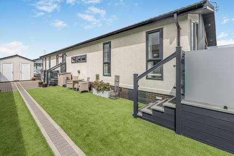 2 bedroom park home for sale, Canvey Island, Essex, SS8