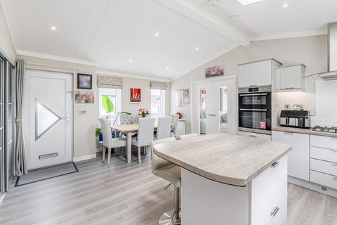 2 bedroom park home for sale, Canvey Island, Essex, SS8