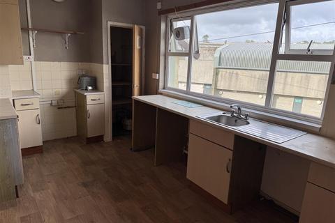 2 bedroom flat for sale, Moorland Road, St. Austell