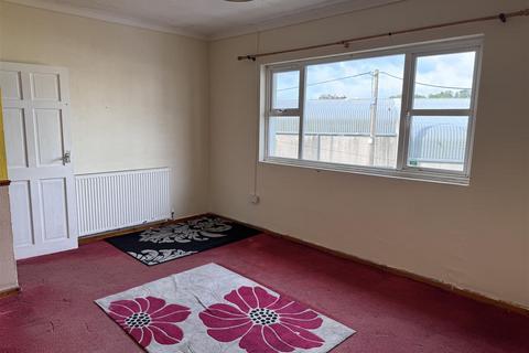 2 bedroom flat for sale, Moorland Road, St. Austell