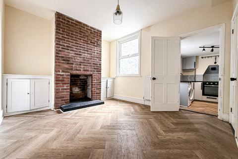 3 bedroom terraced house for sale, Grays Road, Taunton, Somerset. - NO CHAIN.