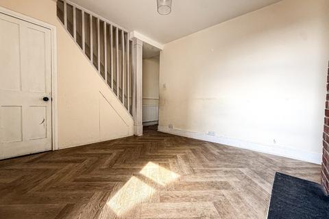3 bedroom terraced house for sale, Grays Road, Taunton, Somerset. - NO CHAIN.