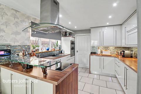 5 bedroom detached house for sale, Thrush Way, Winsford
