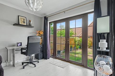 3 bedroom chalet for sale, Lady Lane, Chelmsford CM2