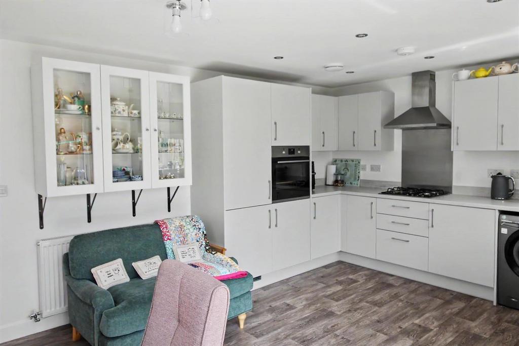 Kitchen / dining area