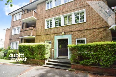 2 bedroom apartment to rent, Acre Lane Wallington SM6