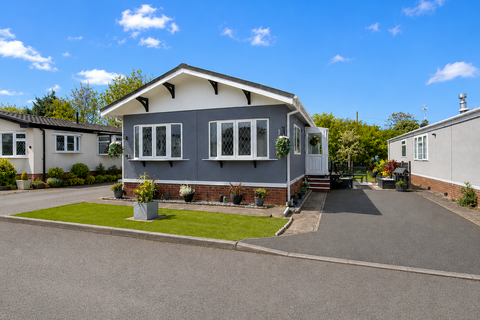 2 bedroom park home for sale, Ash Crescent, Hillcrest Park, Wythall, B47 6DU