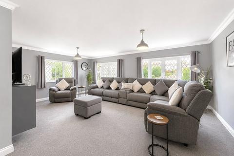 2 bedroom park home for sale, Ash Crescent, Hillcrest Park, Wythall, B47 6DU