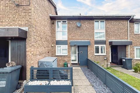 2 bedroom terraced house to rent, East Grinstead, RH19