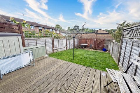 2 bedroom terraced house to rent, East Grinstead, RH19
