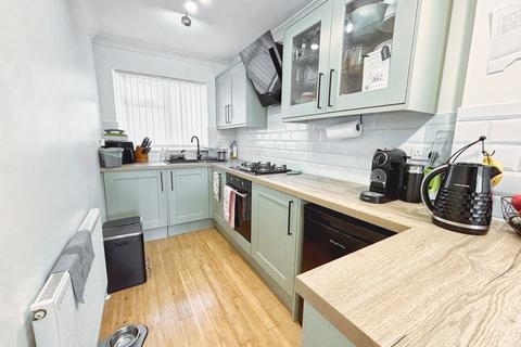 2 bedroom terraced house to rent, East Grinstead, RH19